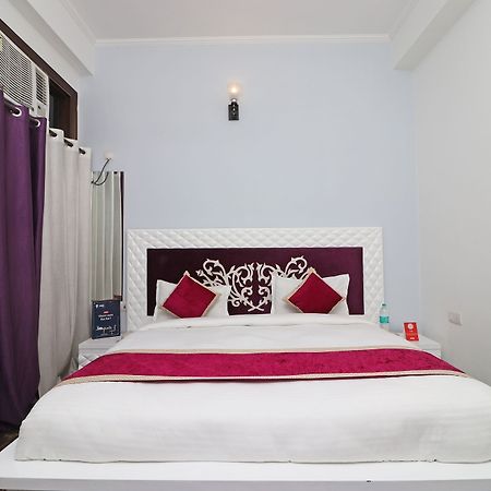 Oyo 10810 Sangvi Palace Greater Noida Exterior photo